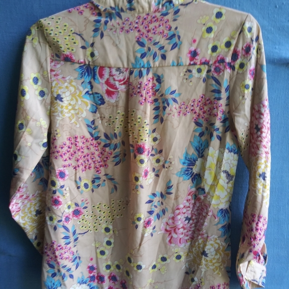 New Directions Women's Petite Medium Tan Floral Blouse - Picture 4 of 4